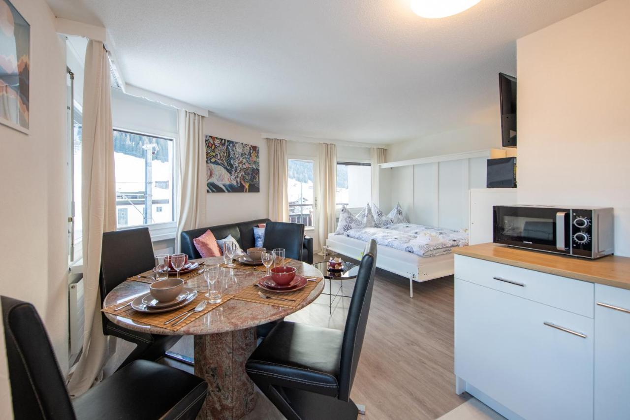Agrimonia - Moebilierte Ferienwohnung Mit Balkon Davos Extérieur photo