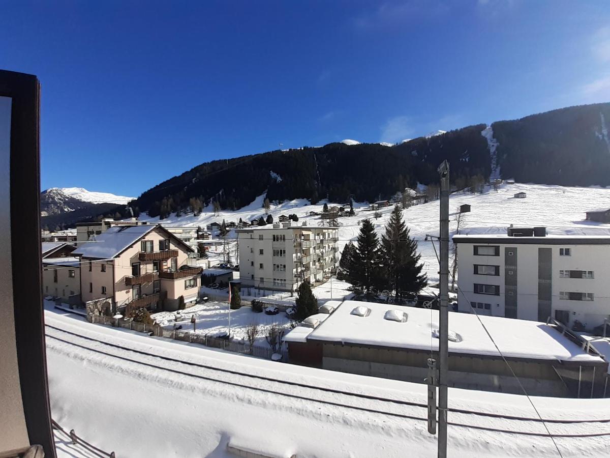 Agrimonia - Moebilierte Ferienwohnung Mit Balkon Davos Extérieur photo