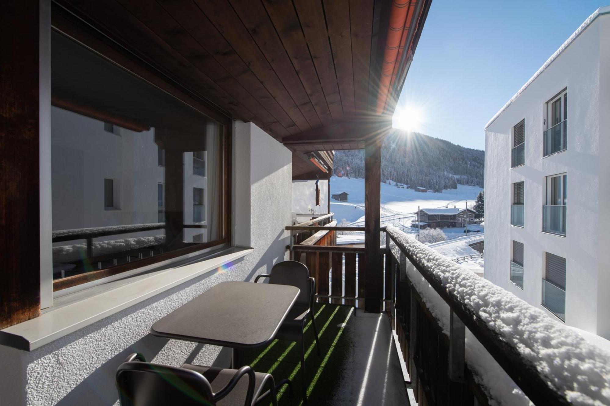 Agrimonia - Moebilierte Ferienwohnung Mit Balkon Davos Chambre photo